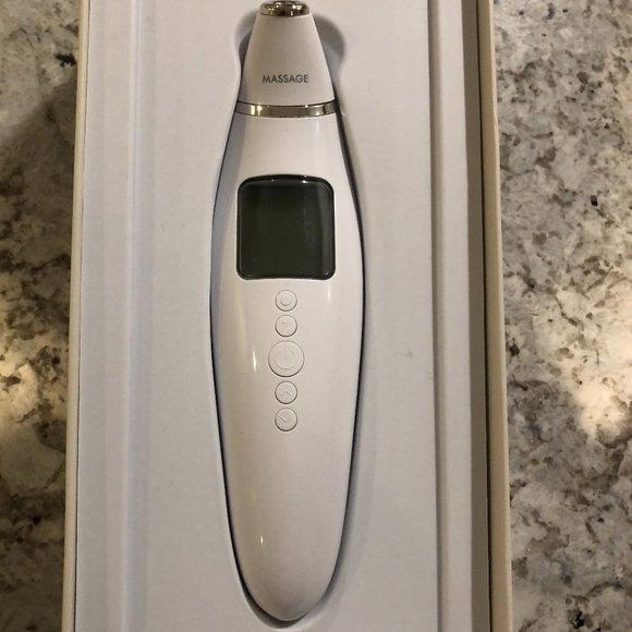 Personal Microdermabrasion Wand - Picture 8 of 10